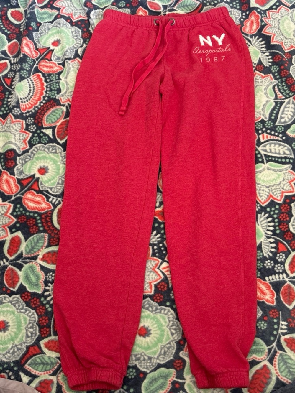Aeropostale Juniors' Red NY 1987 Fleece Joggers